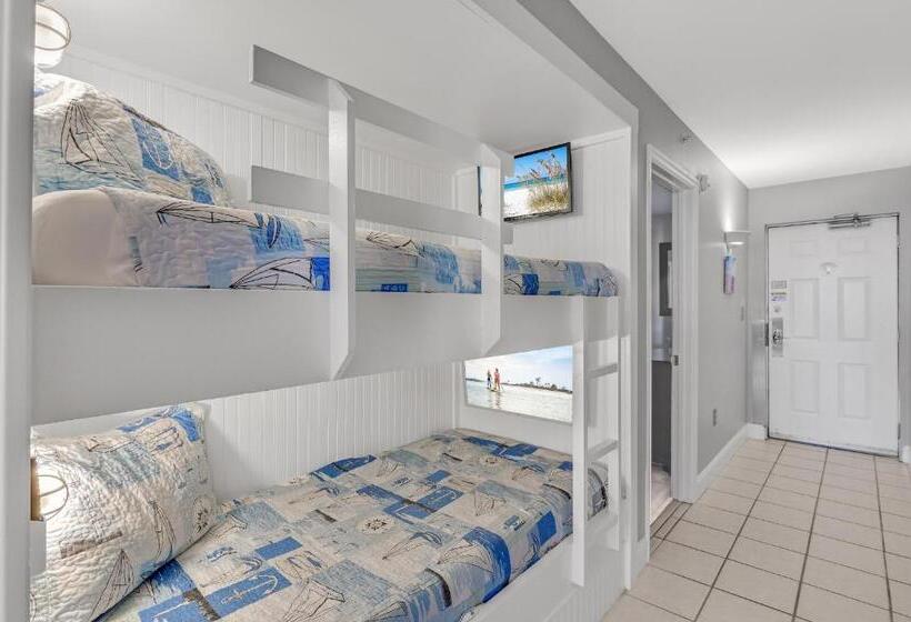 Pelican Beach Resort By Tufan