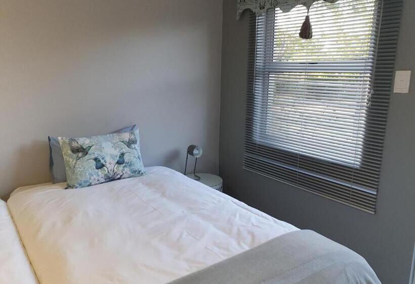 Пансион Berry Lane Guesthouse