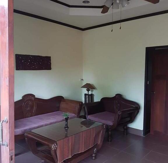 بنسيون Niracha Chaweng House