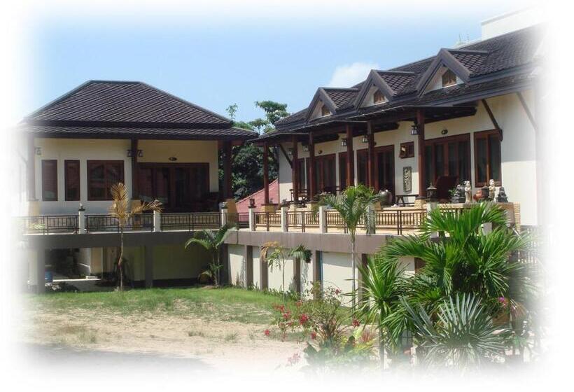 بنسيون Niracha Chaweng House