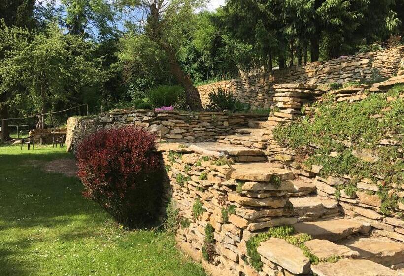 بنسيون Penzion Na Hradčanech