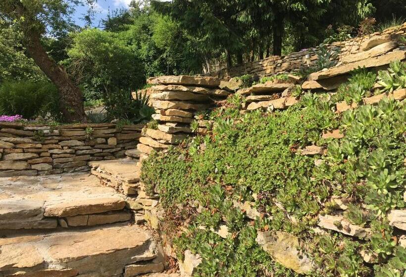 بنسيون Penzion Na Hradčanech