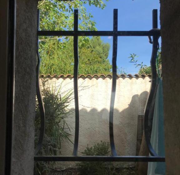 Пансион Plan De Cuques T2