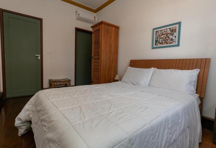 פנסיון Pouso Jardim De Assis