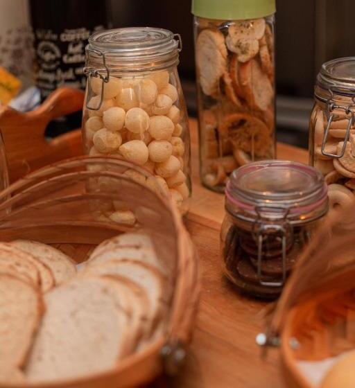 פנסיון Pouso Jardim De Assis