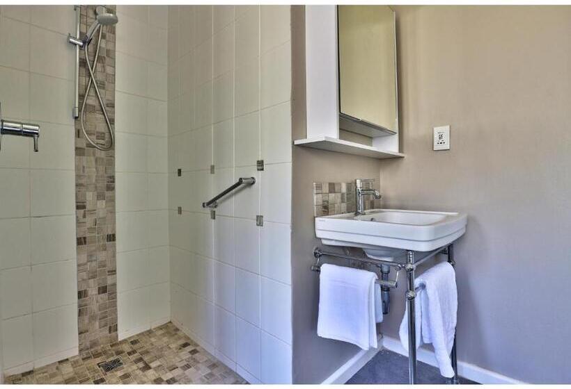 ペンション The Good Host