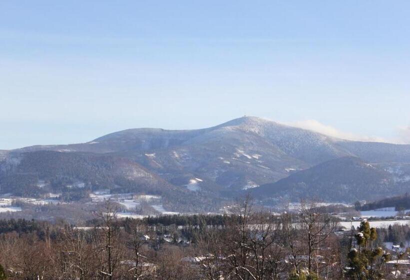 پانسیون Vila Apalucha49 čeladná   12 Osob