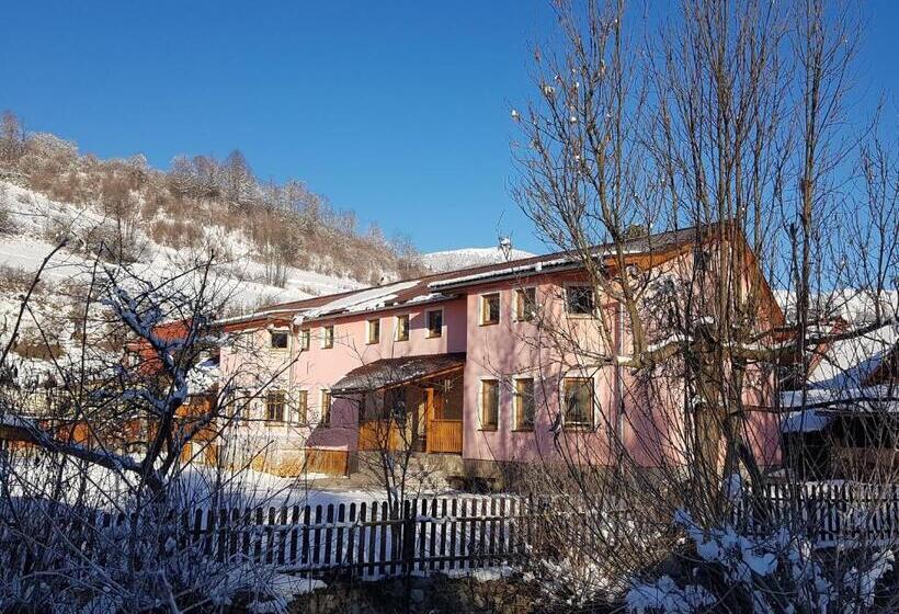 پانسیون Villa ďumbierka B&b, Wellness, Brewery, Ebikes