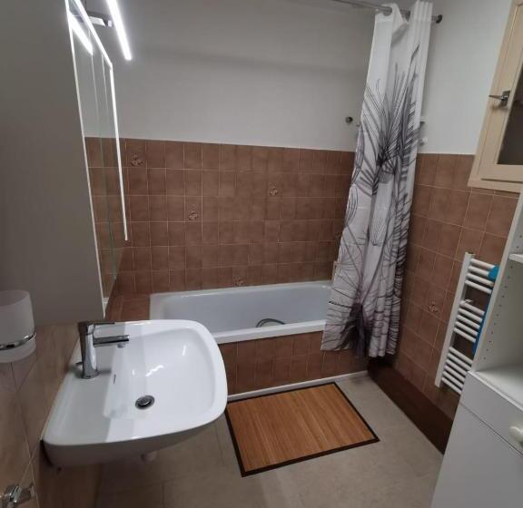 Rendez Vous Au Soleil De Provence   Gite 4 Personnes 80m2   Coin Jardin   Climatisation