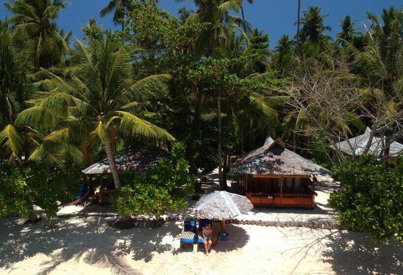 אתר נופש Blue Bay Divers Likupang Bangka