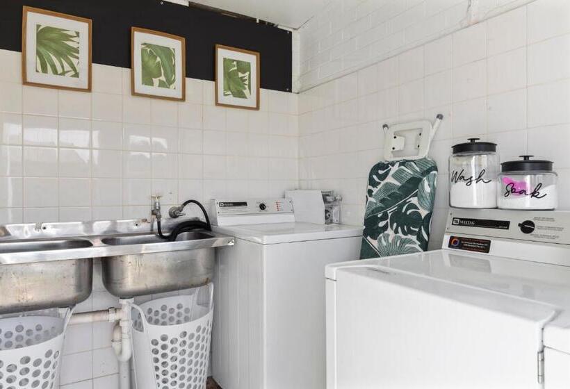 אתר נופש Calm Waters Waterfront Cottages