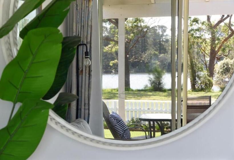 Resort Calm Waters Waterfront Cottages