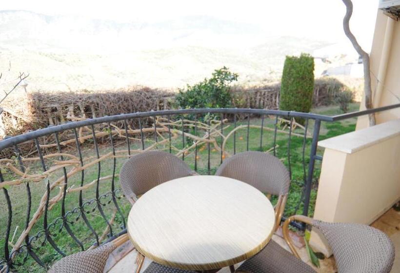 Курорт Gold City Luxury Accommodation