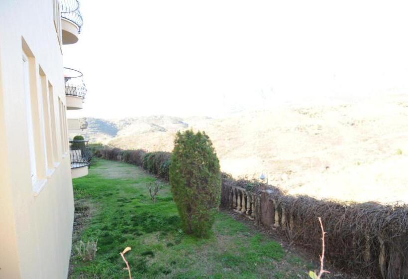 Курорт Gold City Luxury Accommodation