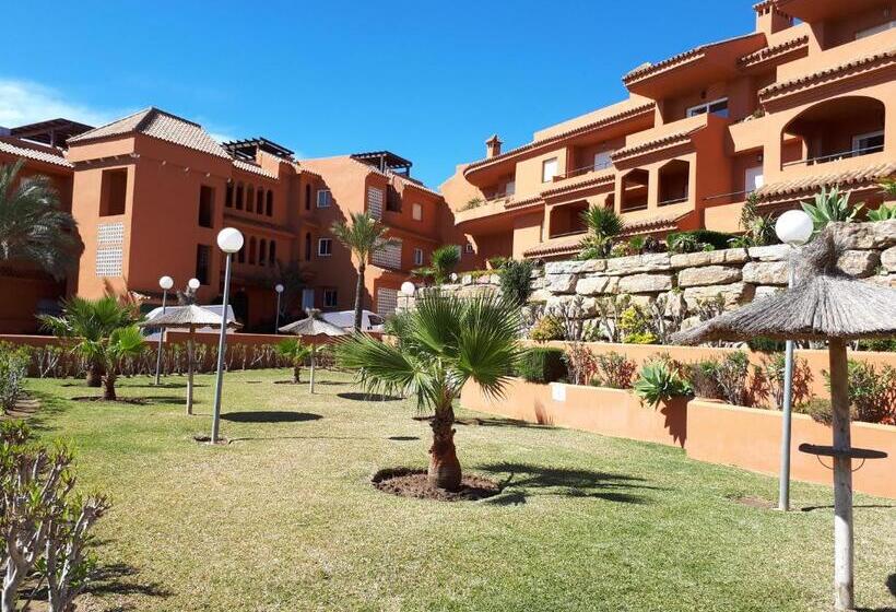 Spacious Ground Floor Luxury Apartment With Underground Parking