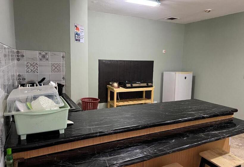 Villa Lippo Carita Langsung Pantai 3bedroom