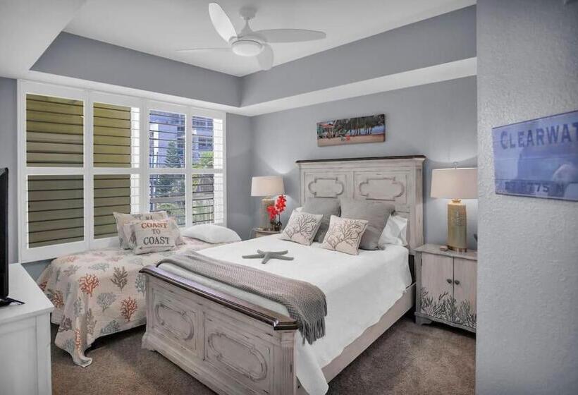 Waterfront  3br   2kings  Pool Balcony   Beach