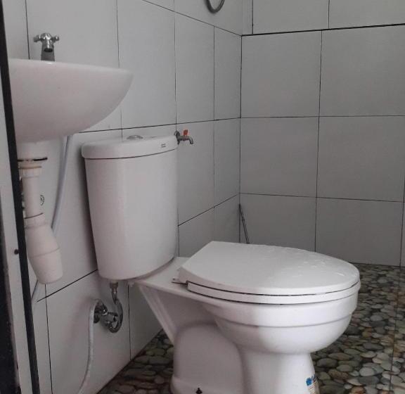 הוסטל Rinjani Houseboon