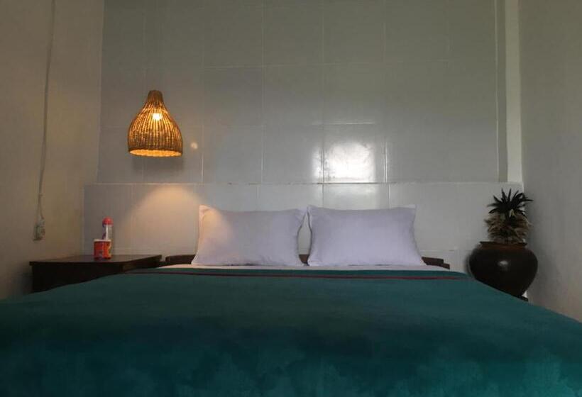 הוסטל Rinjani Houseboon