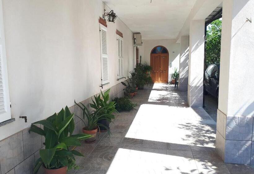 مبيت وإفطار Affittacamere Delle Rose