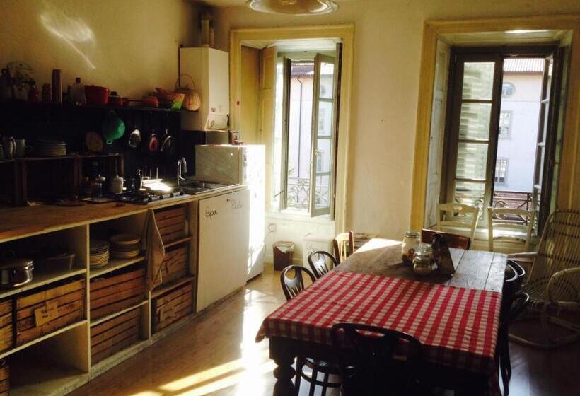 تختخواب و صبحانه Bnb Bergamo