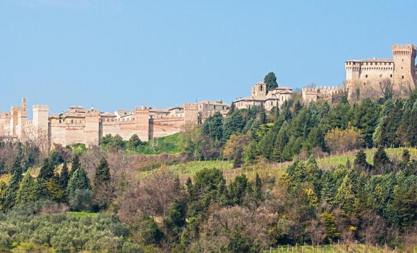 تختخواب و صبحانه Dimora Della Rovere