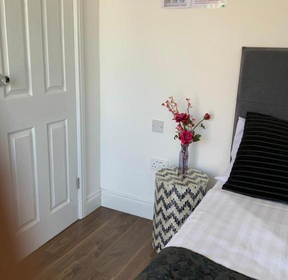 צימר Stanwell Stansted Airport