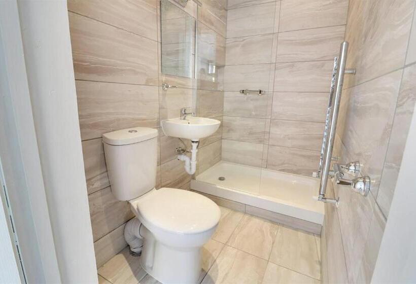 צימר Stanwell Stansted Airport