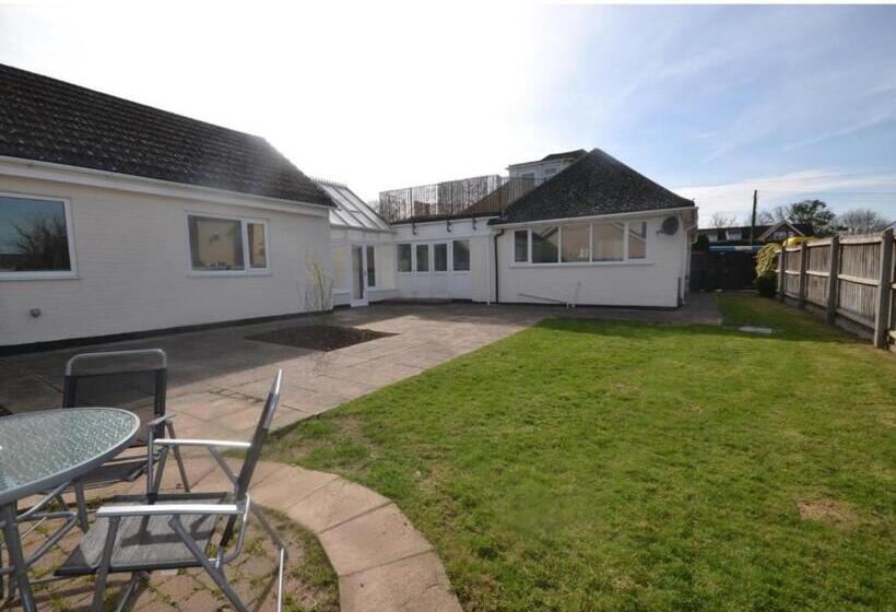 צימר Stanwell Stansted Airport