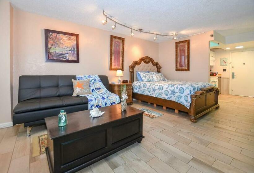 Daytona Beach Studio Condo With Beautiful Ocean View