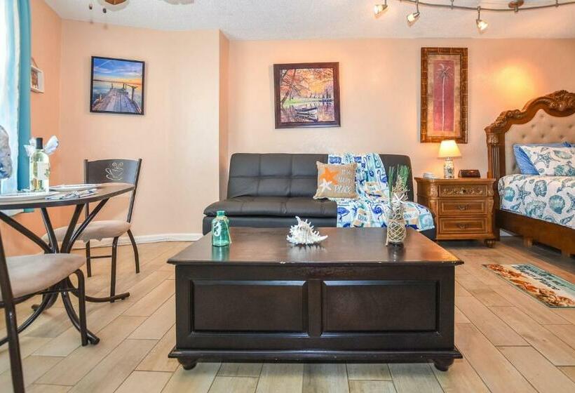 Daytona Beach Studio Condo With Beautiful Ocean View