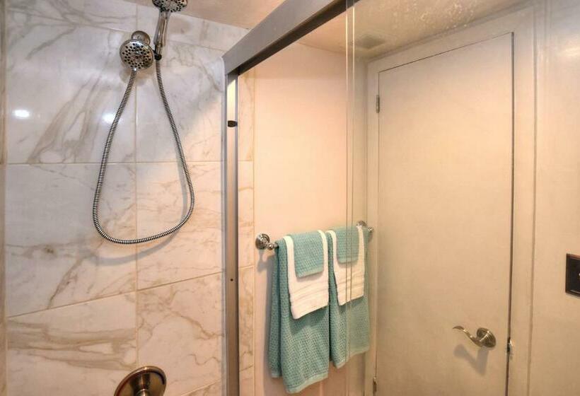 Daytona Beach Studio Condo With Beautiful Ocean View