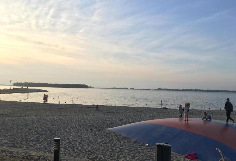 Fraai Tiny House Aan Het Veluwemeer Met Uitzicht & Veranda