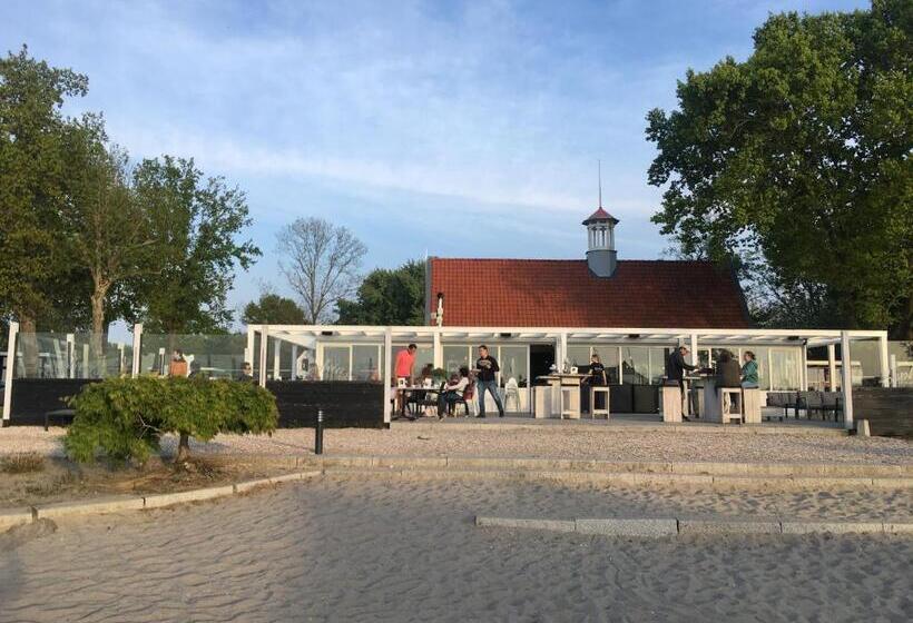 Fraai Tiny House Aan Het Veluwemeer Met Uitzicht & Veranda