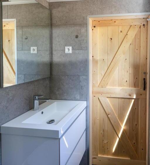 Fraai Tiny House Aan Het Veluwemeer Met Uitzicht & Veranda