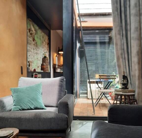 Gîte Redouté Agréable Maison De Ville Avec Cour Intérieure