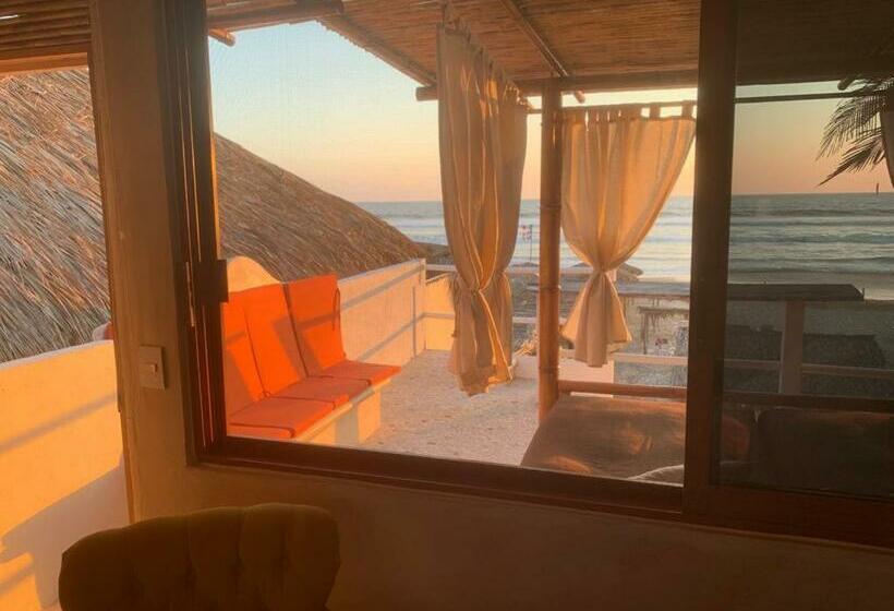 فندق Casa De Las Olas Surf & Beach Club