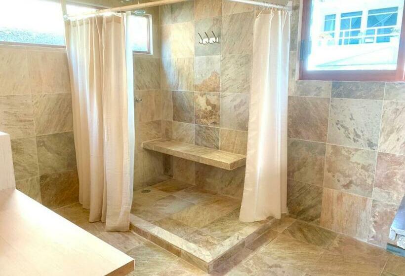 فندق Casa De Las Olas Surf & Beach Club