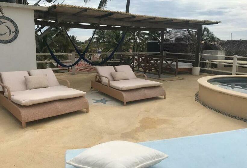 فندق Casa De Las Olas Surf & Beach Club