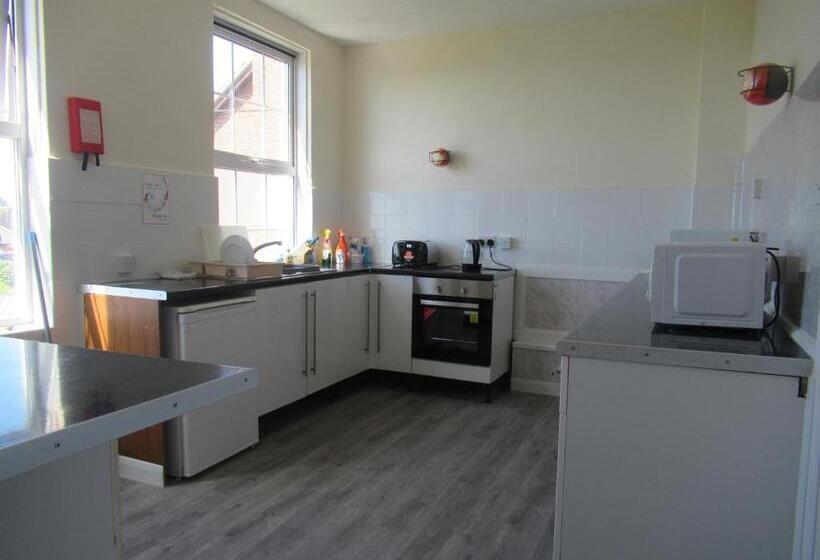 Отель Foreshore House