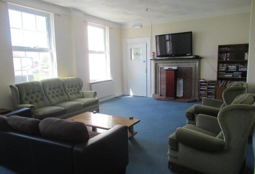 Отель Foreshore House