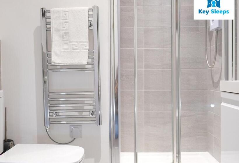 Keysleeps Studio Apartment   Northamptonshire   Leisure & Contractors