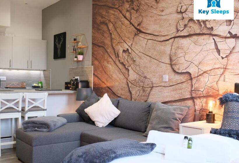 Keysleeps Studio Apartment   Northamptonshire   Leisure & Contractors