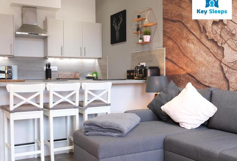 Keysleeps Studio Apartment   Northamptonshire   Leisure & Contractors