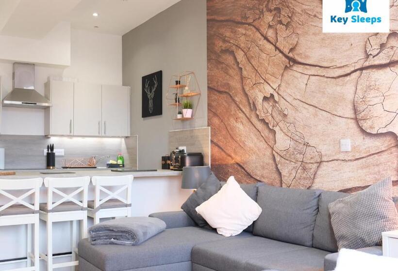 Keysleeps Studio Apartment   Northamptonshire   Leisure & Contractors