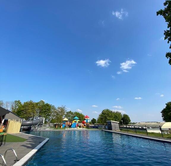 Lathumlodge Met Parkvoorzieningen