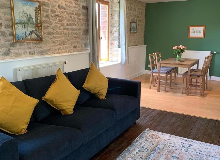 Les Rouges Terres Gites   La Vieille Grange