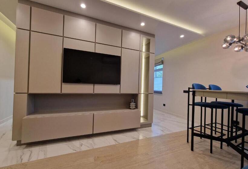 Modern Best Located One Bed Flat Max 3 Person Included Kids No Bicycle Space