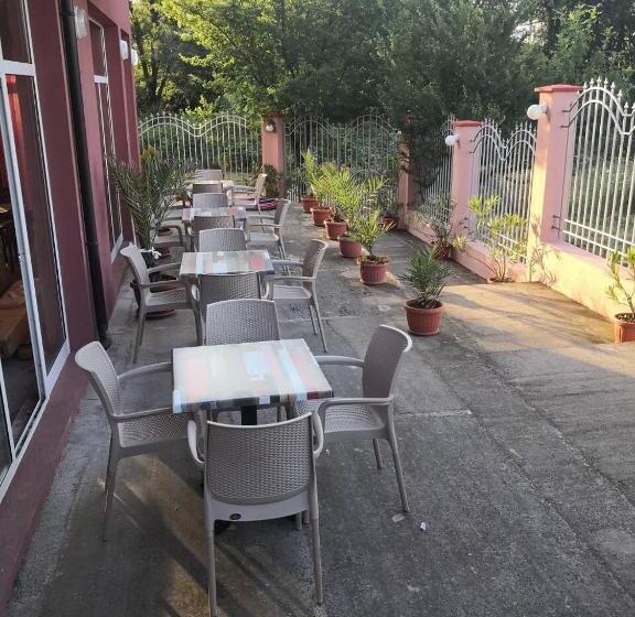 פנסיון свети кирил лозенец