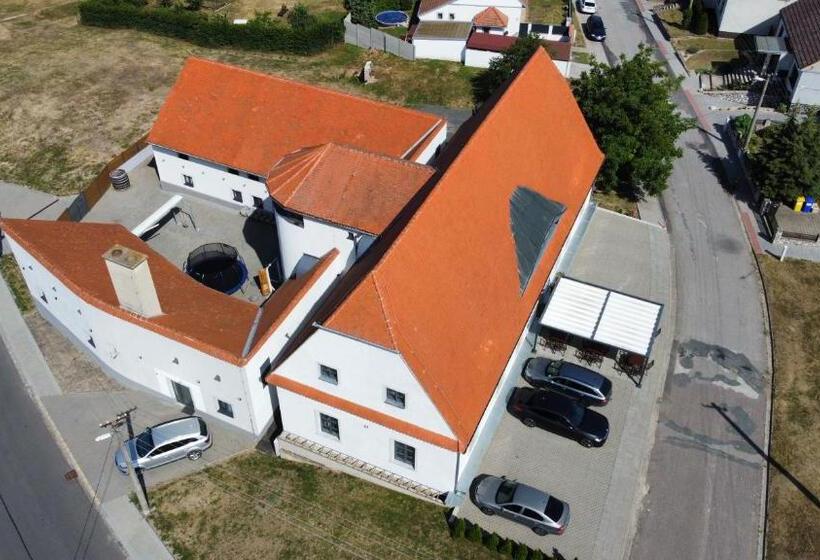 بنسيون 14dveří